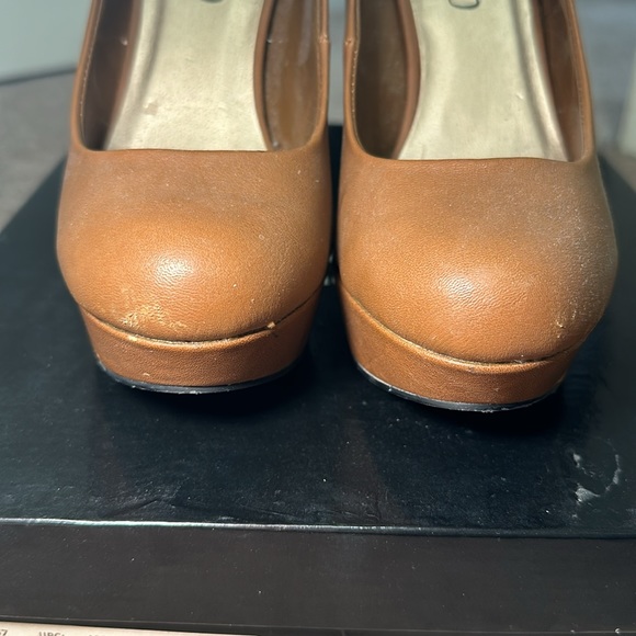 Brown platform heel - Picture 2 of 6
